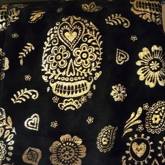 🍒🍒 Day of the Dead Throw Blanket - Picture 5 of 8